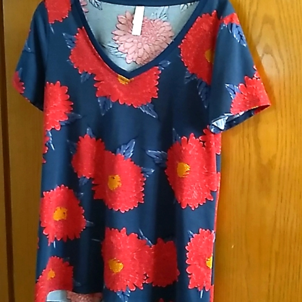 Christy tee - Picture 1 of 4